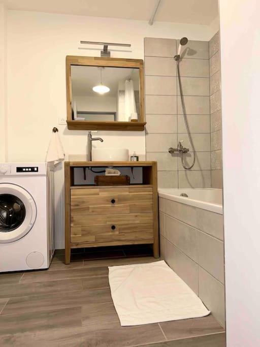 Lou Paseo : Appartement Brocante Centre Historique Л'Иль-сюр-ла-Сорг Экстерьер фото